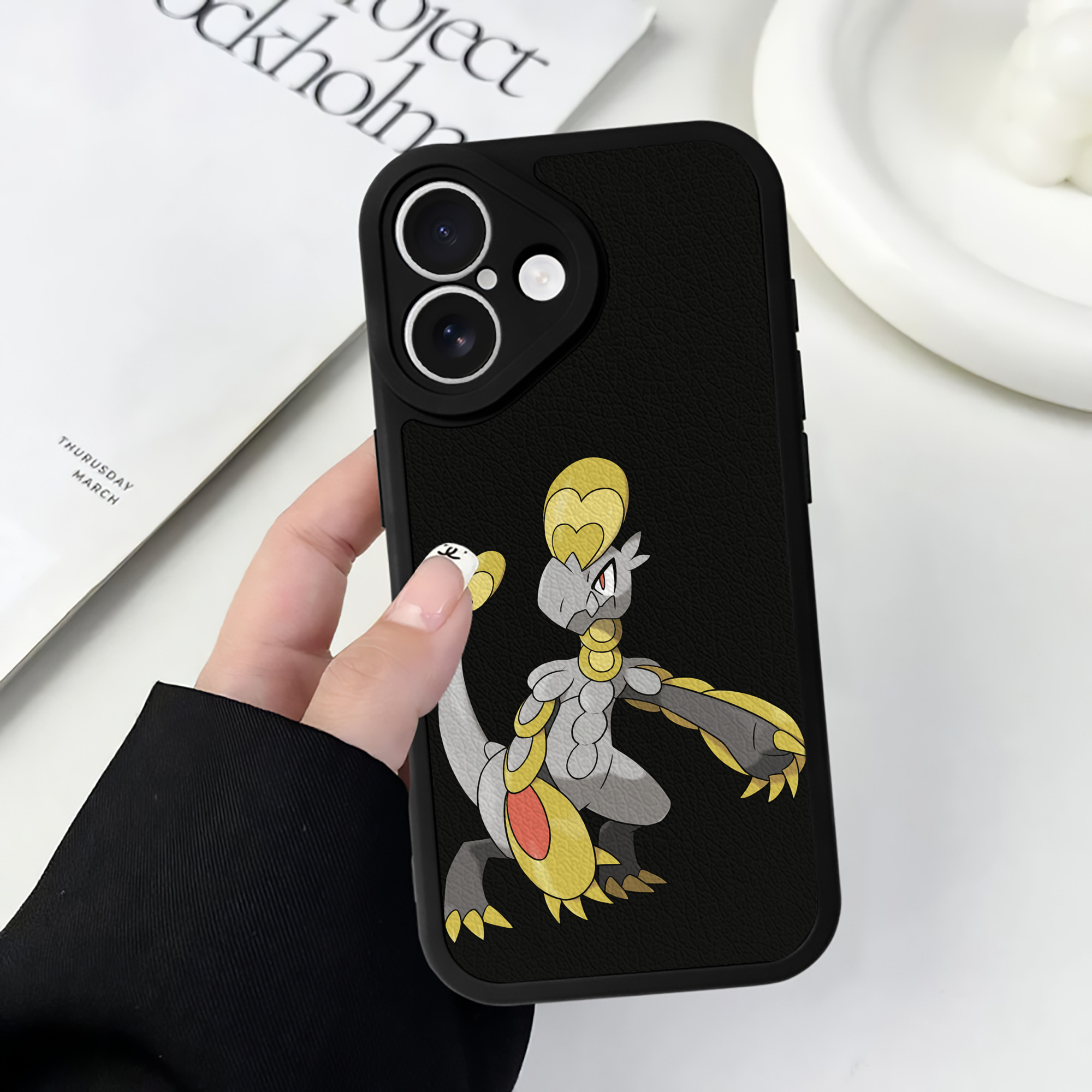 （画像用） ポケットモンスター Pokémon 【iPhone 16シリーズ対応】シリコンスマホケース（レザー調） 材質：シリコン